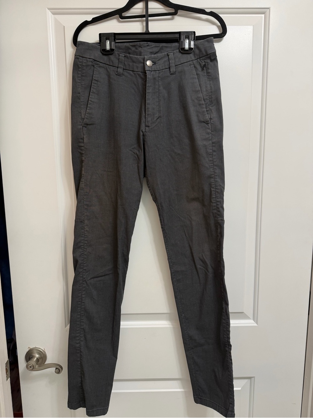 Lululemon Mens Commission Pant Slim Fit Dark Charcoal Gray Chino Size 28 - Picture 3 of 14
